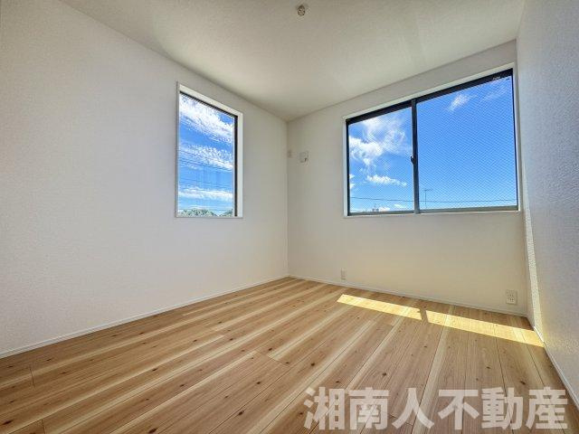 鎌倉市腰越３丁目３１－５新築戸建の洋室|ゆったりした洋室です