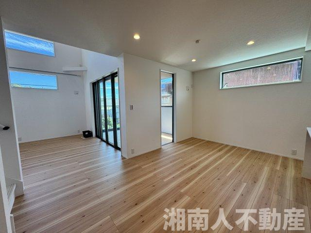 鎌倉市腰越３丁目３１－５新築戸建の居間・リビング|リビングです