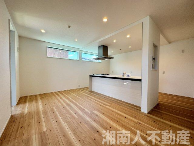 鎌倉市腰越３丁目３１－５新築戸建の居間・リビング|こちらの居間で趣味の時間をお楽しみください