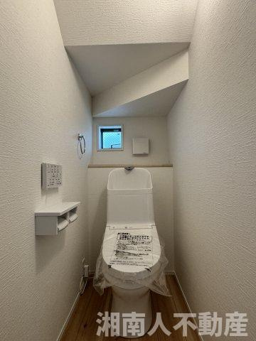 鎌倉市腰越３丁目３１－５新築戸建のトイレ|落ち着いたトイレです