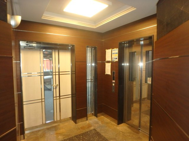 アルファステイツ中庄駅前IIIのエントランス