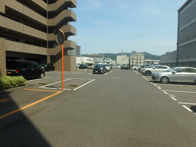 アルファステイツ中庄駅前IIIの駐車場