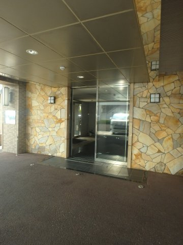 アルファステイツ中庄駅前IIIのエントランス