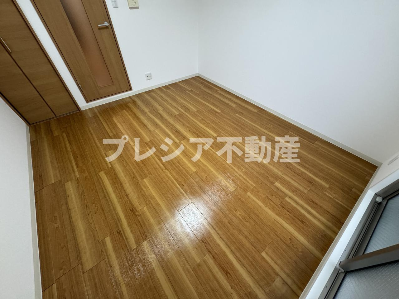 ディア甲子園口の洋室