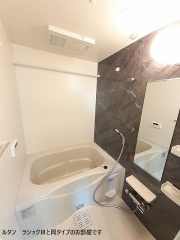 大野城市仲畑１丁目のアパートの浴室