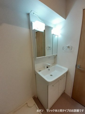 大野城市仲畑１丁目のアパートの洗面所