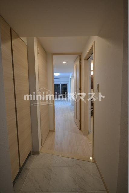 グランカーサ難波元町の玄関