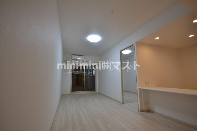 グランカーサ難波元町の居間・リビング