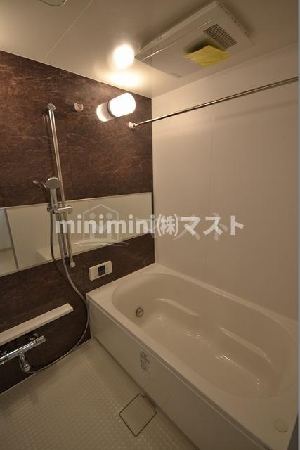 グランカーサ難波元町の浴室