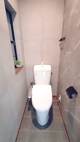 東石切町中古戸建のトイレ