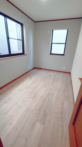 東石切町中古戸建の洋室