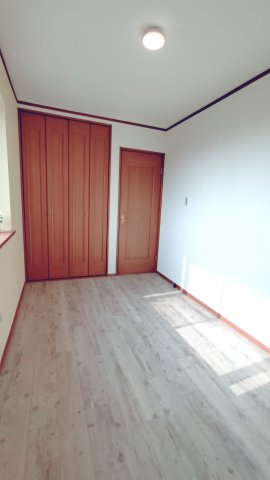 東石切町6丁目中古戸建の寝室|子供部屋でも寝室でも！