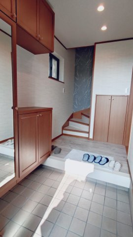 東石切町6丁目中古戸建の玄関