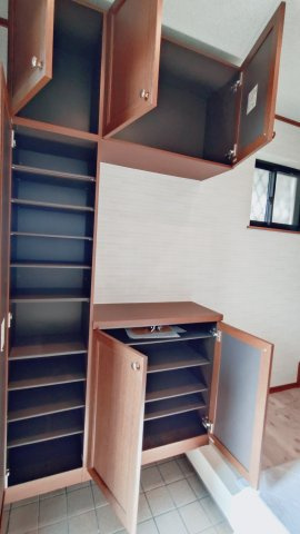 東石切町中古戸建の収納