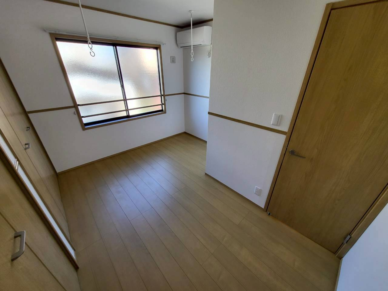 【寝室】 | 櫻Garage