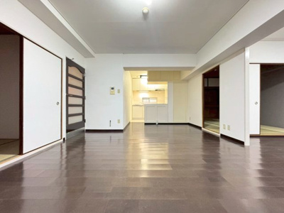 【居間・リビング】 | サンロイヤル池田駅前