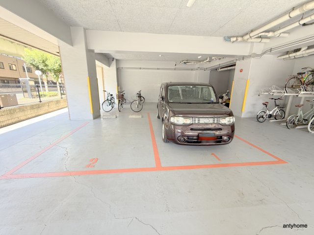 Gran Pino 立売堀の駐車場