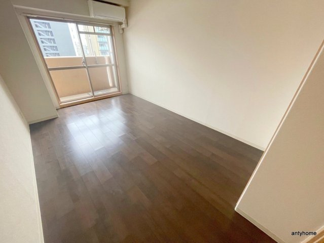 Gran Pino 立売堀の居間・リビング