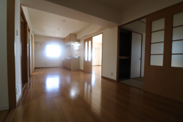 寿マンションの居間・リビング