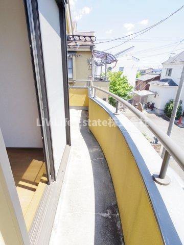狭山４丁目貸家のバルコニー