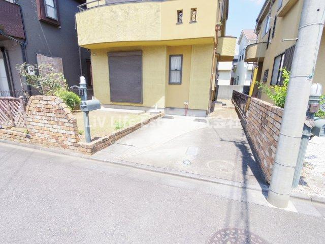 狭山４丁目貸家の駐車場