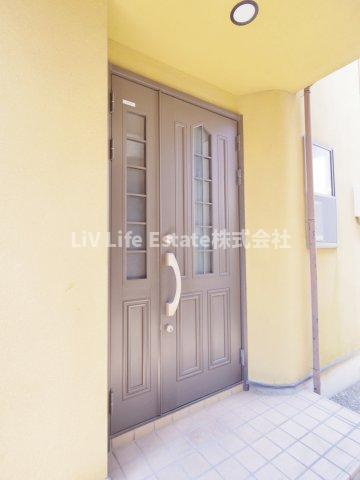 狭山４丁目貸家の玄関