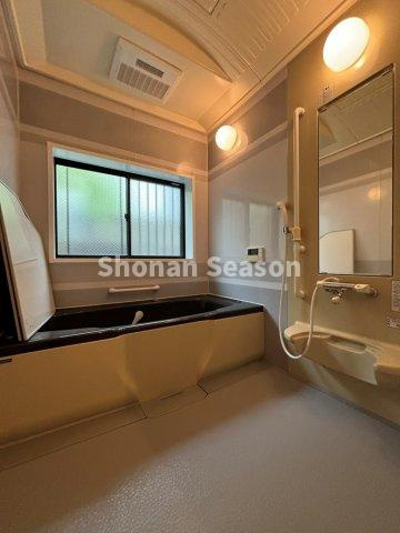 【浴室】 | 浴室乾燥機・追い炊き機能を備えた、設備充実の浴室がこちらです♪