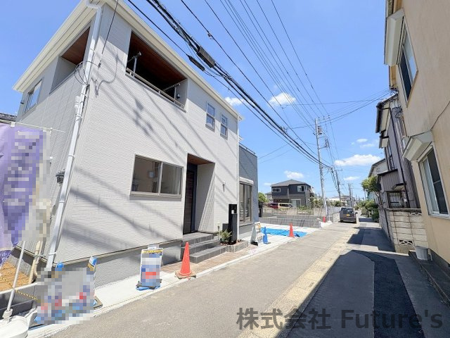 三郷市新和1丁目　新築戸建　全2棟　1号棟の前面道路含む現地写真|前面道路含む現地写真です。