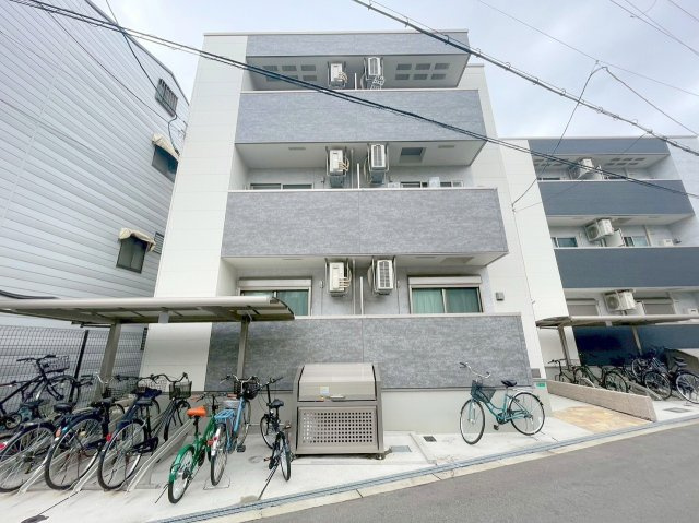 フジパレス十三北１番館の外観