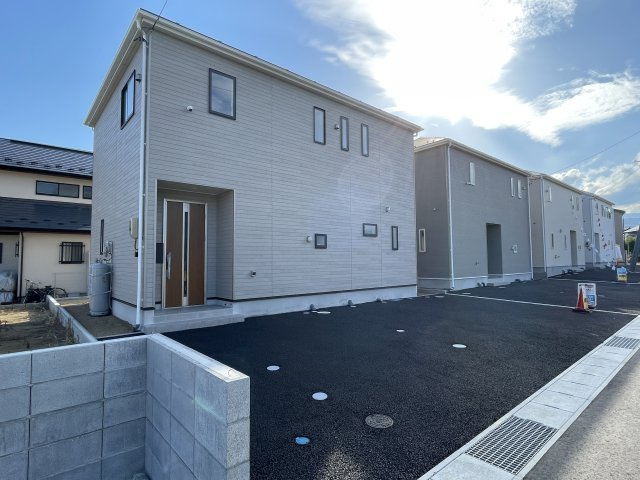 新築戸建・建売　福島市町庭坂一本杉 CRADLE GARDEN　全4棟の駐車場|並列駐車可能！カーポートのお見積もりも住まいの窓口にお任せください♪