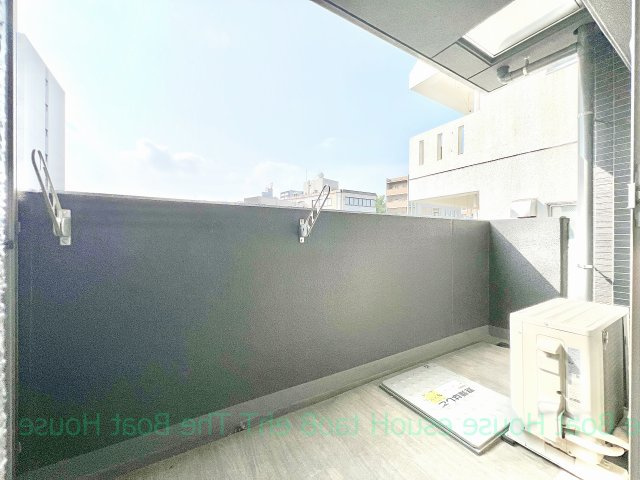 メイクス熱田神宮のバルコニー