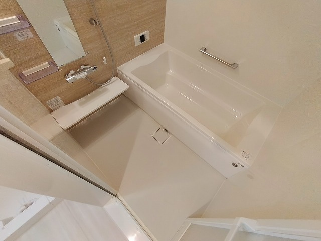 神戸市兵庫区七宮町１丁目のアパートの浴室|追い焚き機能付き