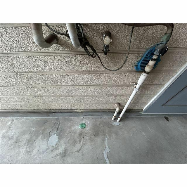 洗濯機置き場(屋外・玄関横)