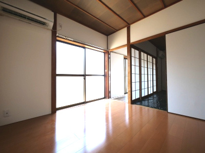 備前原貸家の居間・リビング|※写真は別の部屋のものです。