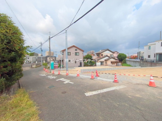 【前面道路含む現地写真】