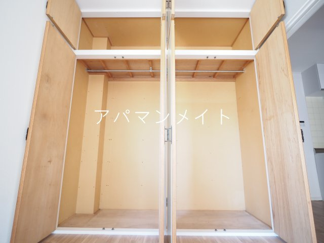 【収納】 | コートヒルズ | 角の洋室の収納です