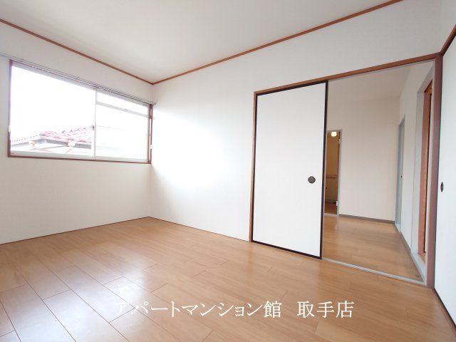 プラドールの洋室