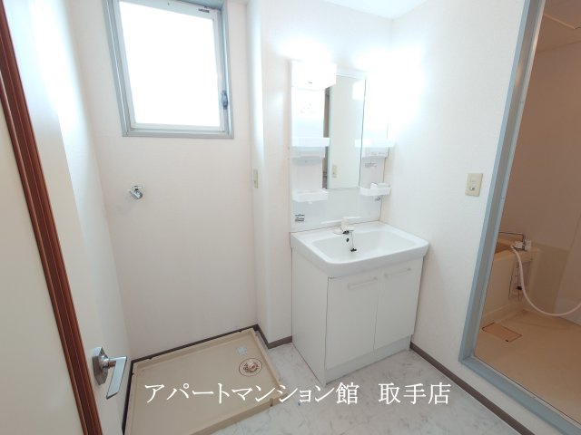 プラドールの独立洗面台
