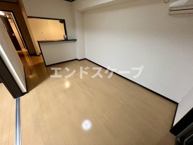 エスポワール三山A棟の居間・リビング|高崎、前橋エリアのお部屋探しはエンドスケープまで！お客様の理想お聞かせ下さい♪