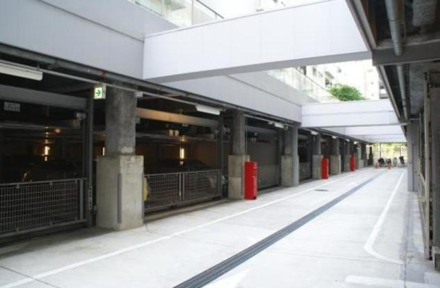 Brillia ist 東雲キャナルコートの駐車場