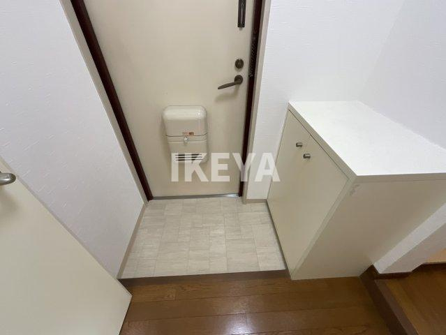 ハイツジェイ・ワイの玄関