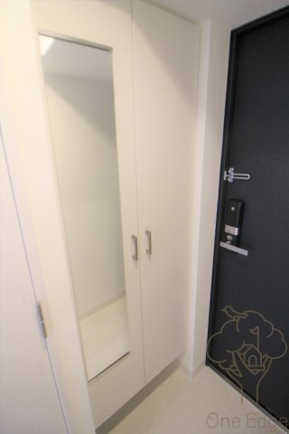 エスリード南森町ラグシスの玄関