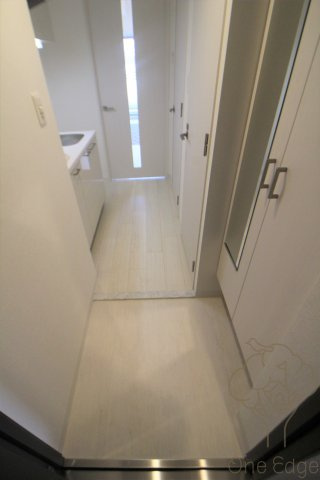 エスリード南森町ラグシスの玄関