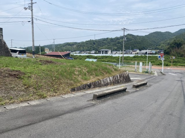 西条市下島山甲220-122の外観