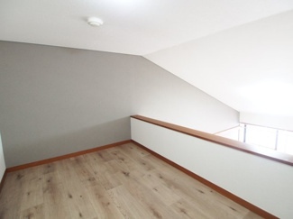 【洋室】 | 落ち着いた色調の洋室です