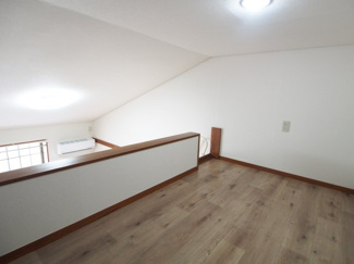 【寝室】 | 広くて明るい寝室