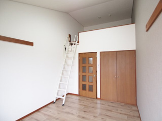 【洋室】 | 広々とした洋室です