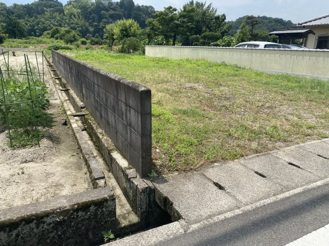 西条市下島山甲2489-1の外観