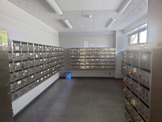 ◆２０２５年５月室内リノベーション済みの美室◆高層階のため眺望良好◆山科ハイツのその他共用部分|郵便ポスト