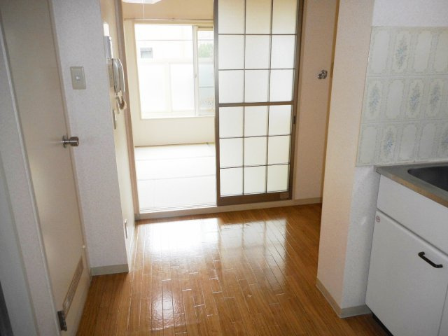 シャルムⅡの内装|別号室の参考写真です。